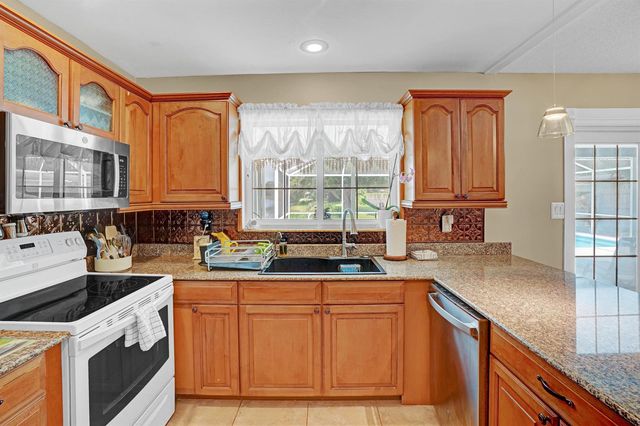 8702 DELAND Avenue, Fort Pierce, FL 34951