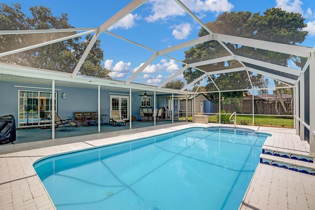 8702 DELAND Avenue, Fort Pierce, FL 34951