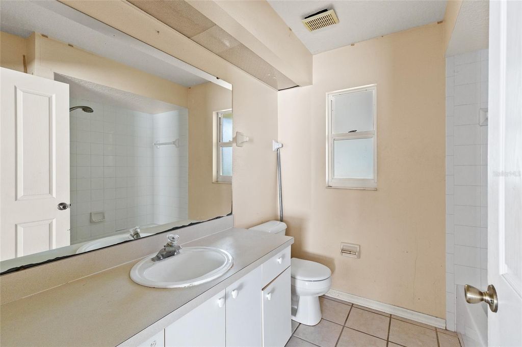 Image 14 of property listing at 6524 67TH COURT E., Bradenton, FL 34203