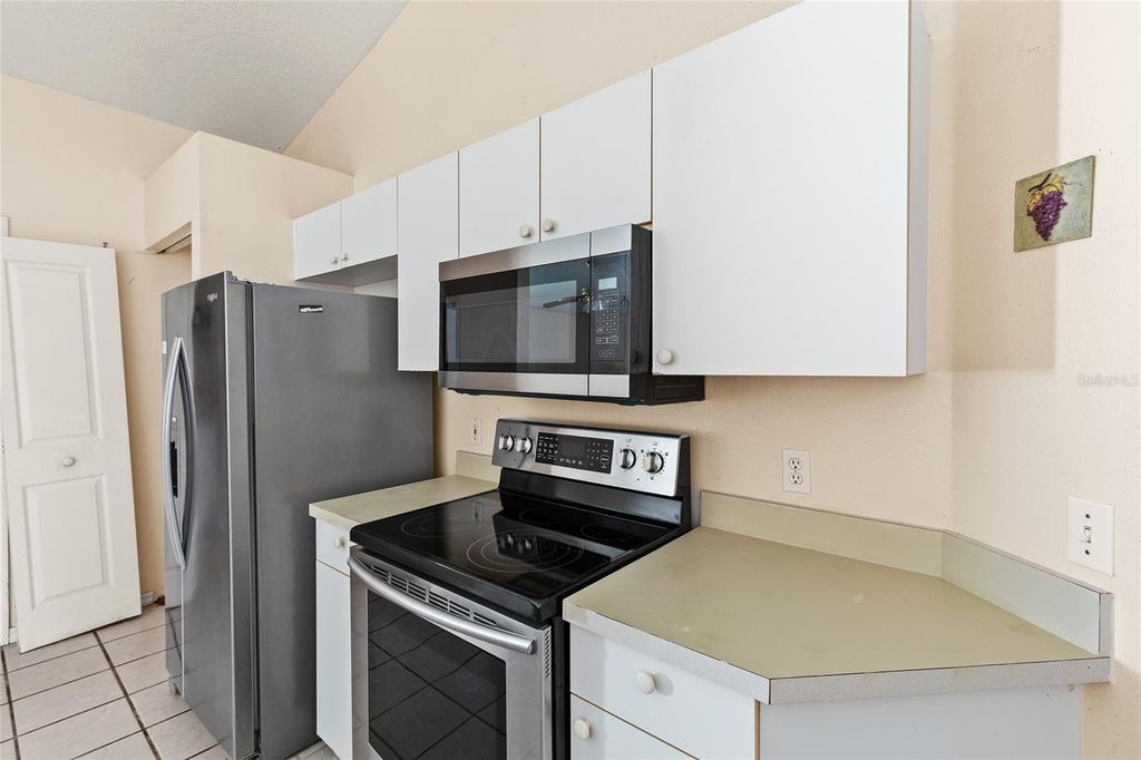 Image 4 of property listing at 6524 67TH COURT E., Bradenton, FL 34203