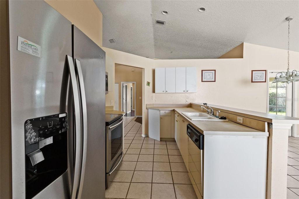 Image 5 of property listing at 6524 67TH COURT E., Bradenton, FL 34203