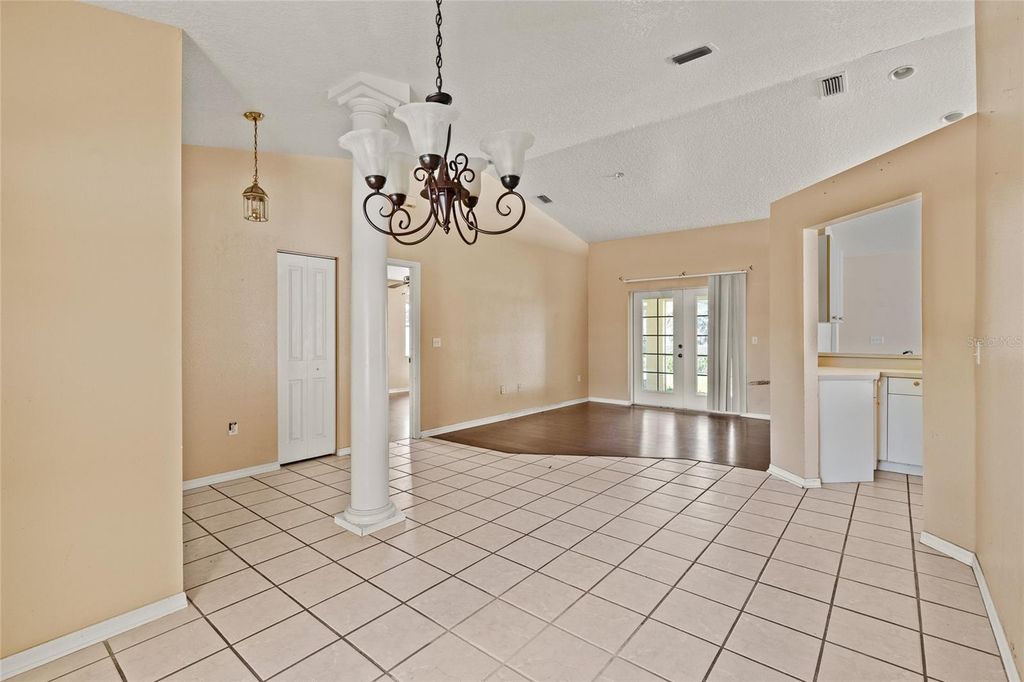 Image 8 of property listing at 6524 67TH COURT E., Bradenton, FL 34203