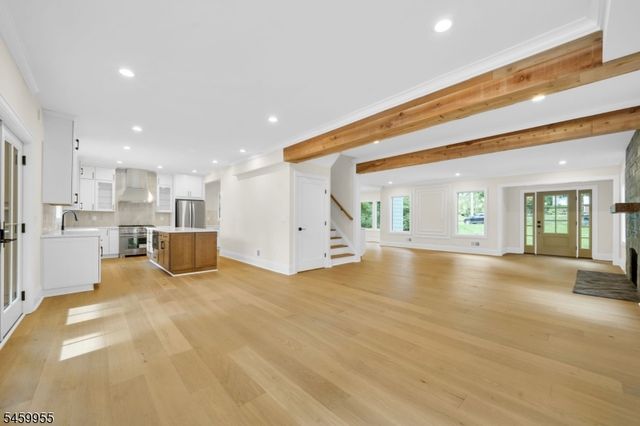 44 Hanover Rd, Mountain Lakes Boro, NJ 07046