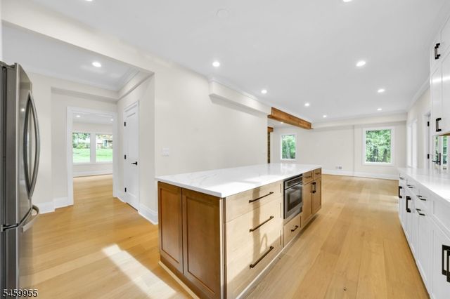 44 Hanover Rd, Mountain Lakes Boro, NJ 07046
