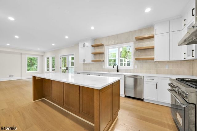 44 Hanover Rd, Mountain Lakes Boro, NJ 07046