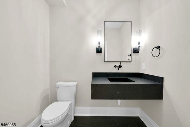 44 Hanover Rd, Mountain Lakes Boro, NJ 07046