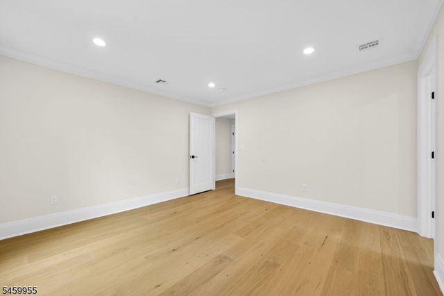 44 Hanover Rd, Mountain Lakes Boro, NJ 07046