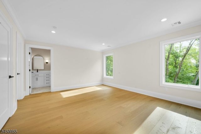 44 Hanover Rd, Mountain Lakes Boro, NJ 07046