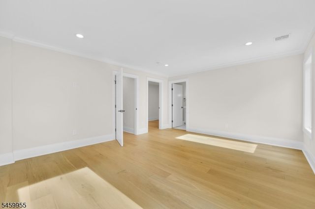 44 Hanover Rd, Mountain Lakes Boro, NJ 07046