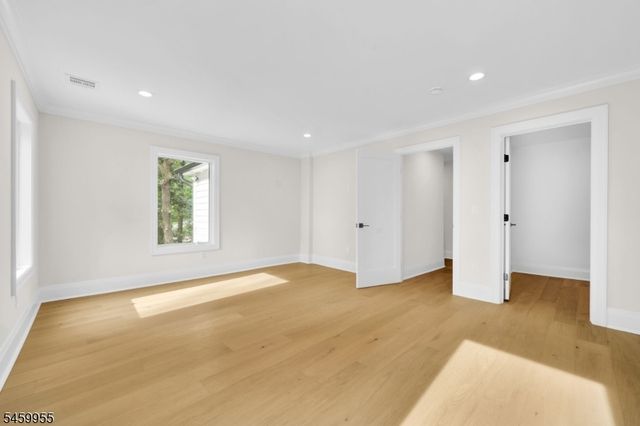 44 Hanover Rd, Mountain Lakes Boro, NJ 07046