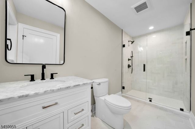 44 Hanover Rd, Mountain Lakes Boro, NJ 07046