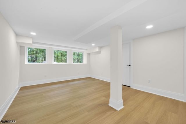 44 Hanover Rd, Mountain Lakes Boro, NJ 07046