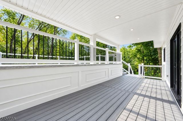 44 Hanover Rd, Mountain Lakes Boro, NJ 07046