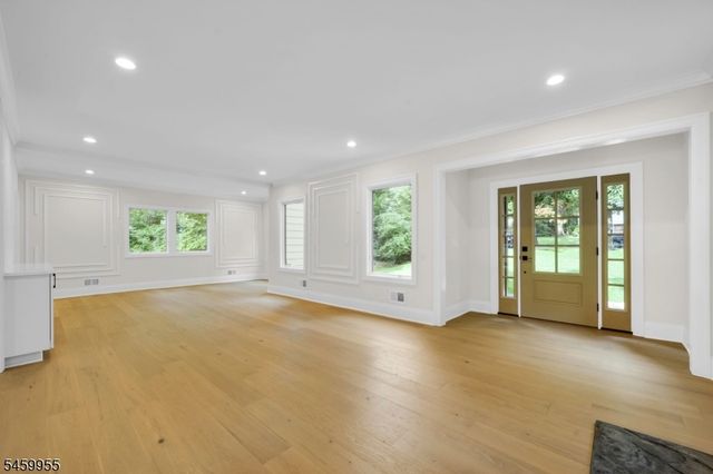 44 Hanover Rd, Mountain Lakes Boro, NJ 07046