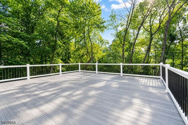 44 Hanover Rd, Mountain Lakes Boro, NJ 07046