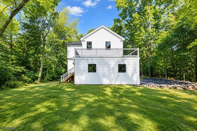 44 Hanover Rd, Mountain Lakes Boro, NJ 07046