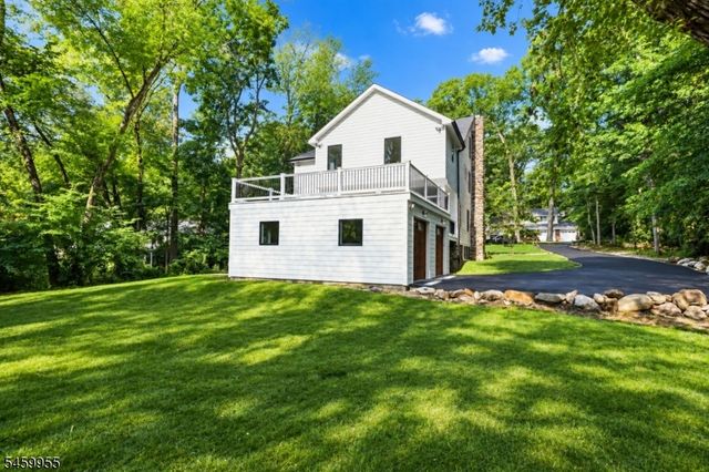 44 Hanover Rd, Mountain Lakes Boro, NJ 07046