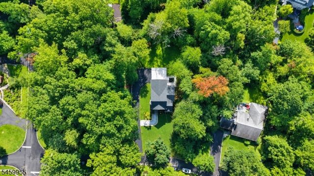 44 Hanover Rd, Mountain Lakes Boro, NJ 07046