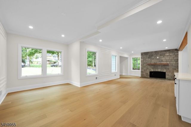 44 Hanover Rd, Mountain Lakes Boro, NJ 07046