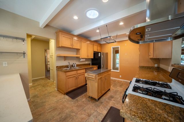 1408 Kenney Dr, Murphys, CA 95247