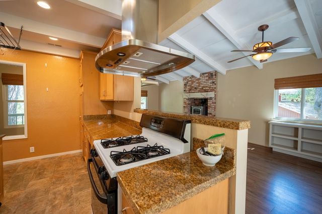 1408 Kenney Dr, Murphys, CA 95247