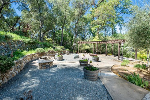 1408 Kenney Dr, Murphys, CA 95247