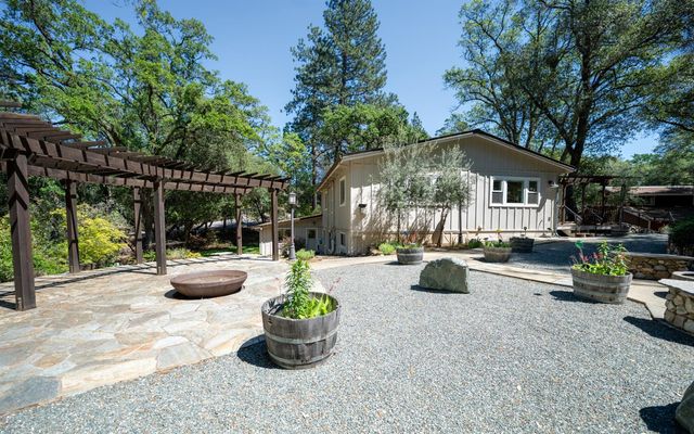 1408 Kenney Dr, Murphys, CA 95247