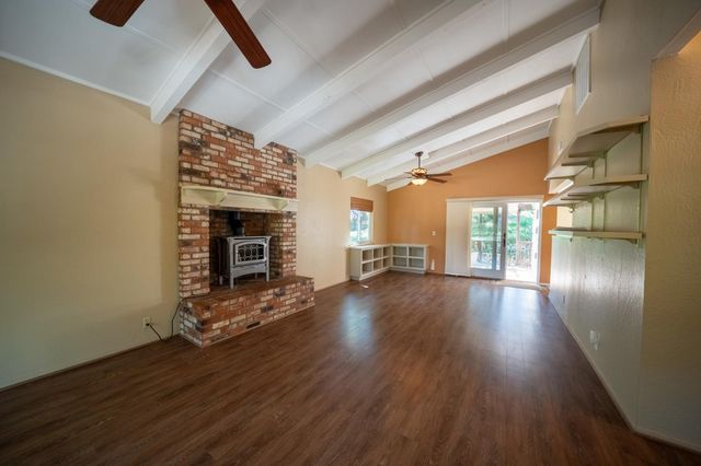 1408 Kenney Dr, Murphys, CA 95247