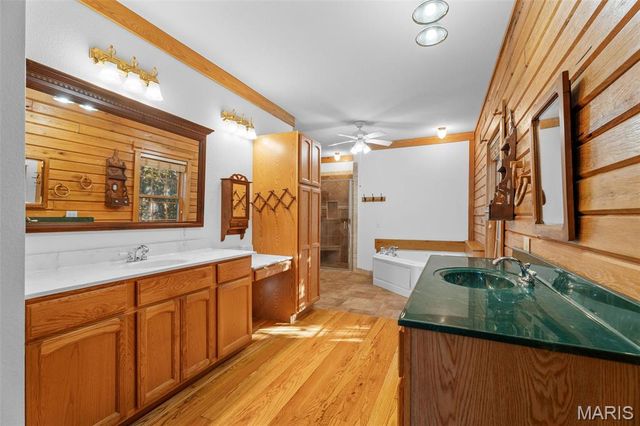 791 Crescent Drive, Hollister, MO 65672