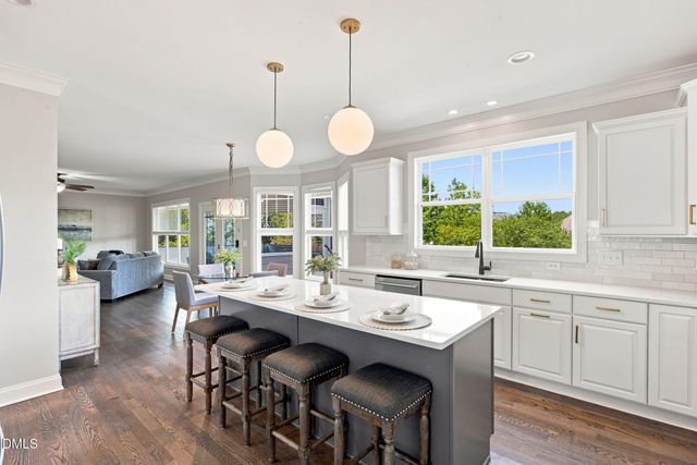 805 Greystone Crest Way, Cary, NC 27519
