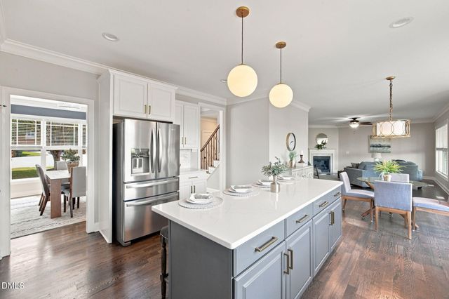 805 Greystone Crest Way, Cary, NC 27519