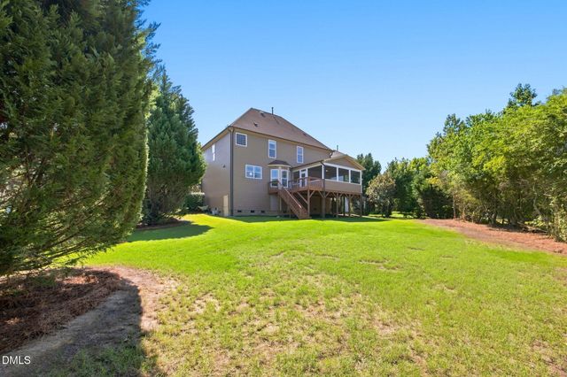 805 Greystone Crest Way, Cary, NC 27519