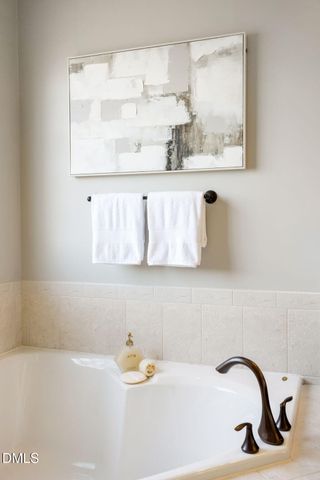 805 Greystone Crest Way, Cary, NC 27519