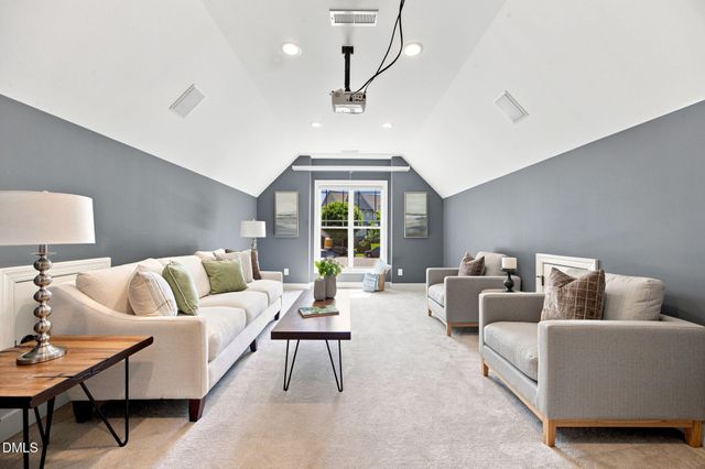 805 Greystone Crest Way, Cary, NC 27519