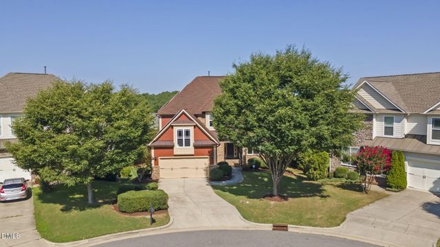 805 Greystone Crest Way, Cary, NC 27519