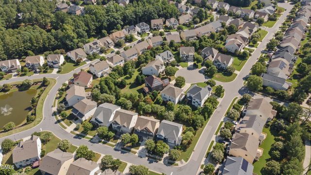 805 Greystone Crest Way, Cary, NC 27519