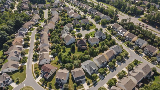 805 Greystone Crest Way, Cary, NC 27519