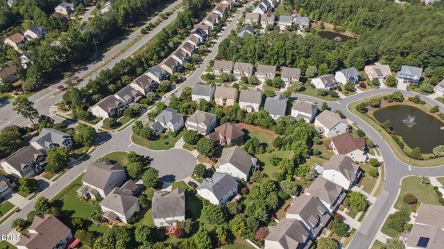 805 Greystone Crest Way, Cary, NC 27519