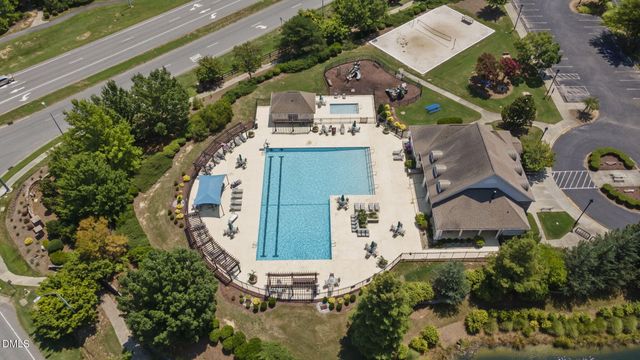 805 Greystone Crest Way, Cary, NC 27519