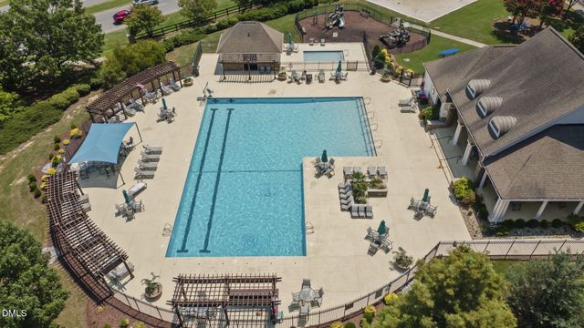 805 Greystone Crest Way, Cary, NC 27519