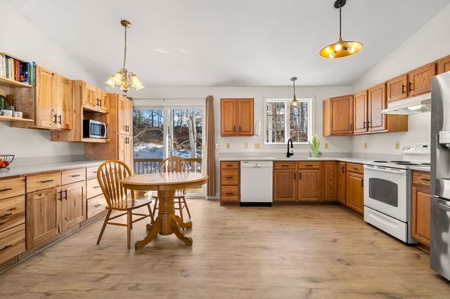 27 Barnes Avenue, Alton, NH 03809