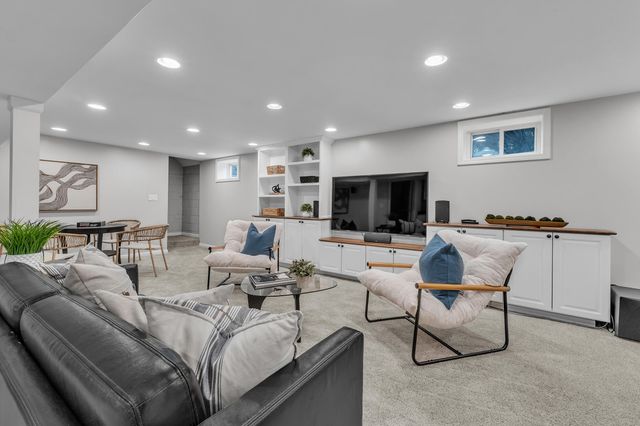 1601 Peach Street, Ann Arbor, MI 48105