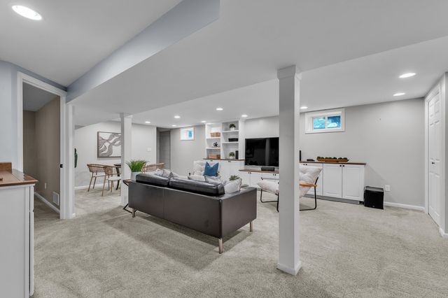 1601 Peach Street, Ann Arbor, MI 48105