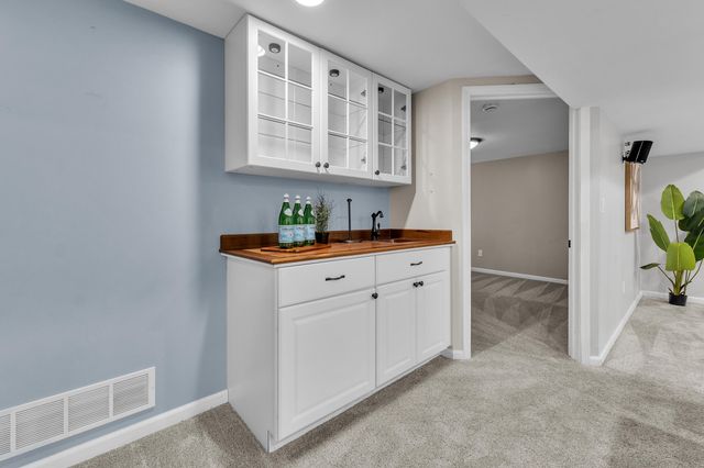 1601 Peach Street, Ann Arbor, MI 48105