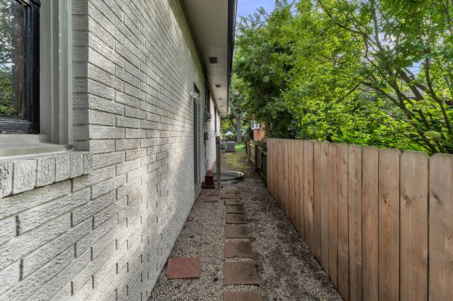 1601 Peach Street, Ann Arbor, MI 48105