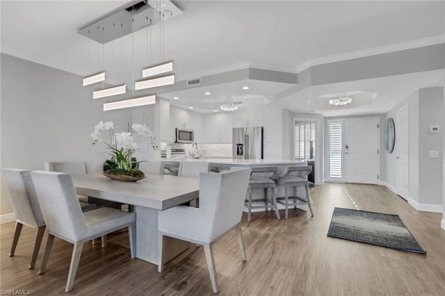 420 Cove Tower DR 802, Naples, FL 34110