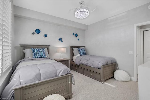 420 Cove Tower DR 802, Naples, FL 34110