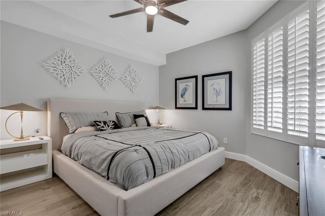 420 Cove Tower DR 802, Naples, FL 34110