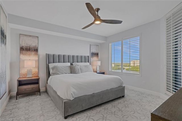 420 Cove Tower DR 802, Naples, FL 34110