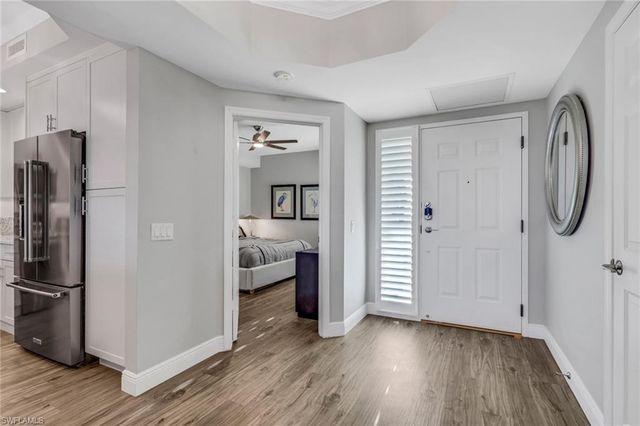 420 Cove Tower DR 802, Naples, FL 34110